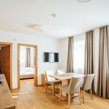 Apartmenthaus Strasswirt De Luxe Tröpolach Exterior foto