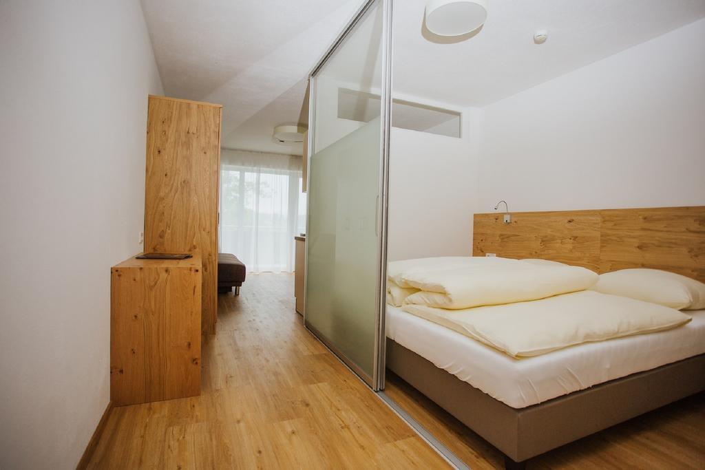 Apartmenthaus Strasswirt De Luxe Tröpolach Exterior foto