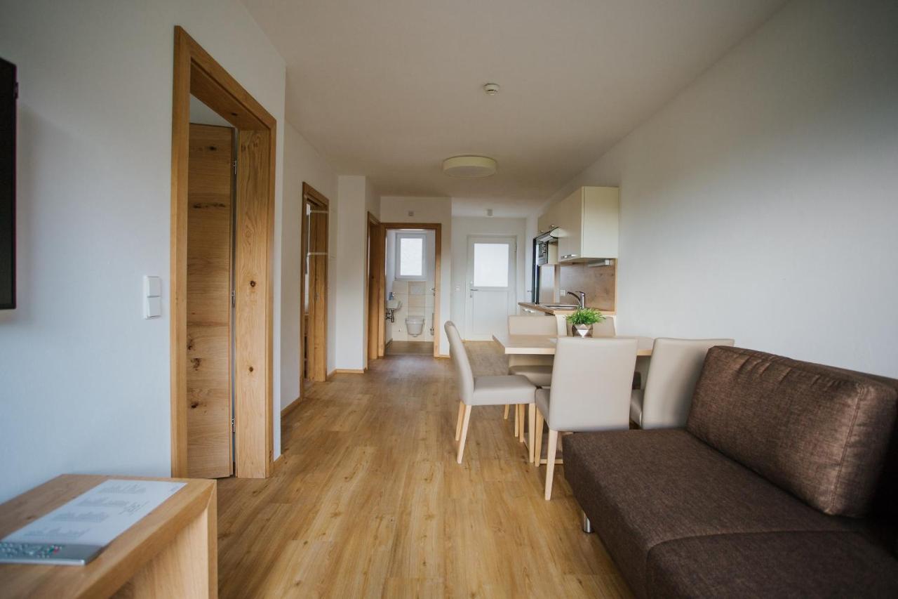 Apartmenthaus Strasswirt De Luxe Tröpolach Exterior foto
