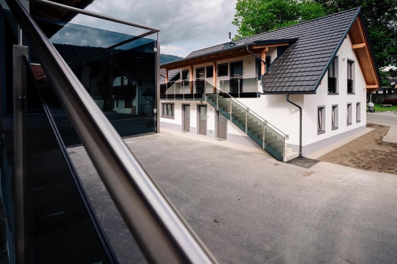 Apartmenthaus Strasswirt De Luxe Tröpolach Exterior foto